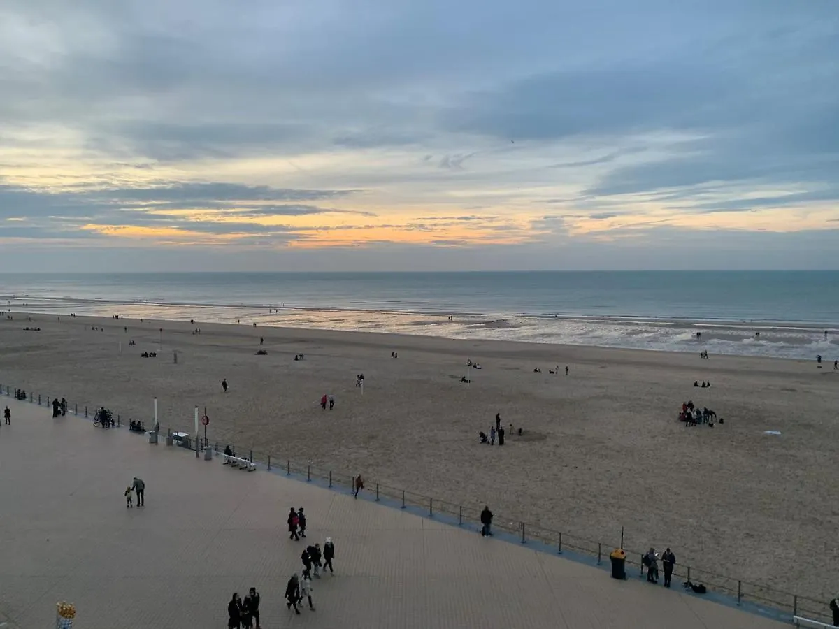 Oskar Luxe Appartement Op Zeedijk Met Zeezicht Oostende Daire