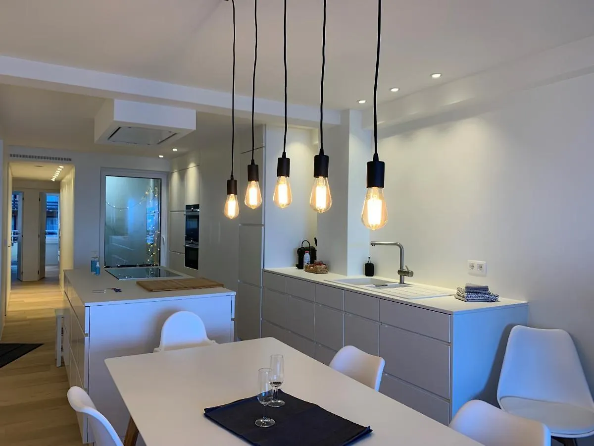 Oskar Luxe Appartement Op Zeedijk Met Zeezicht Oostende 0*,  Belçika