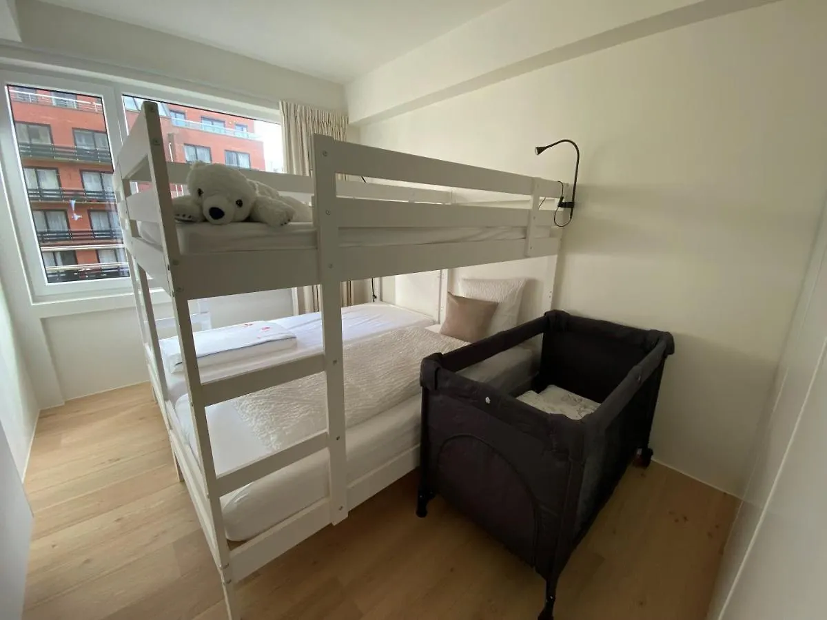 Daire Oskar Luxe Appartement Op Zeedijk Met Zeezicht Oostende